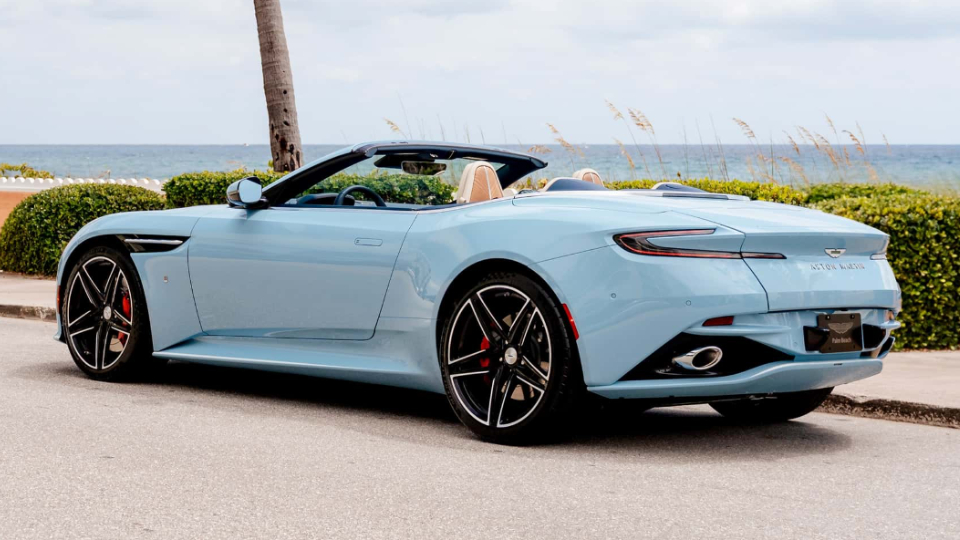 نسخه‌ای خاص از استون مارتین DB12